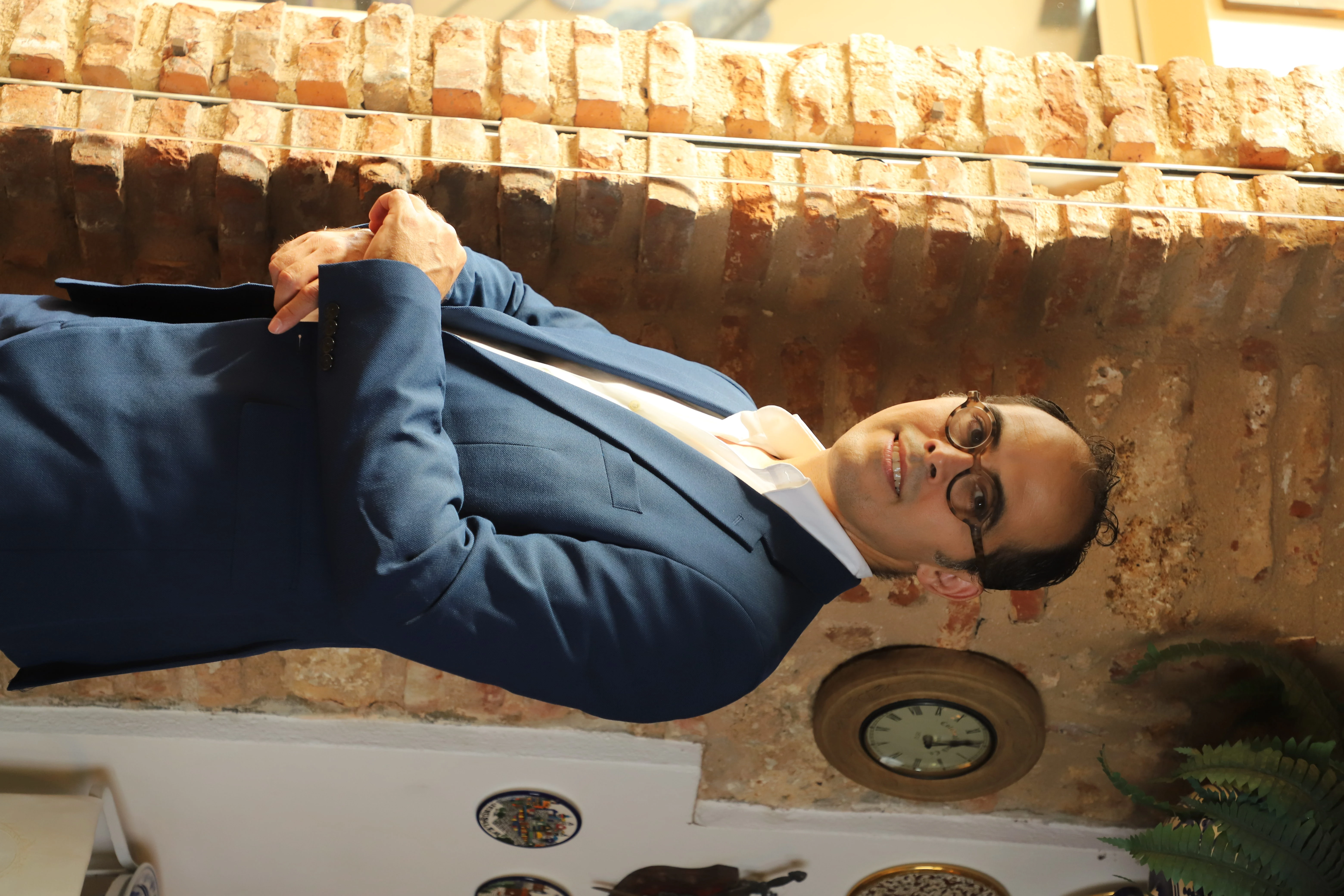 Retrato profesional de Guillermo Sánchez
